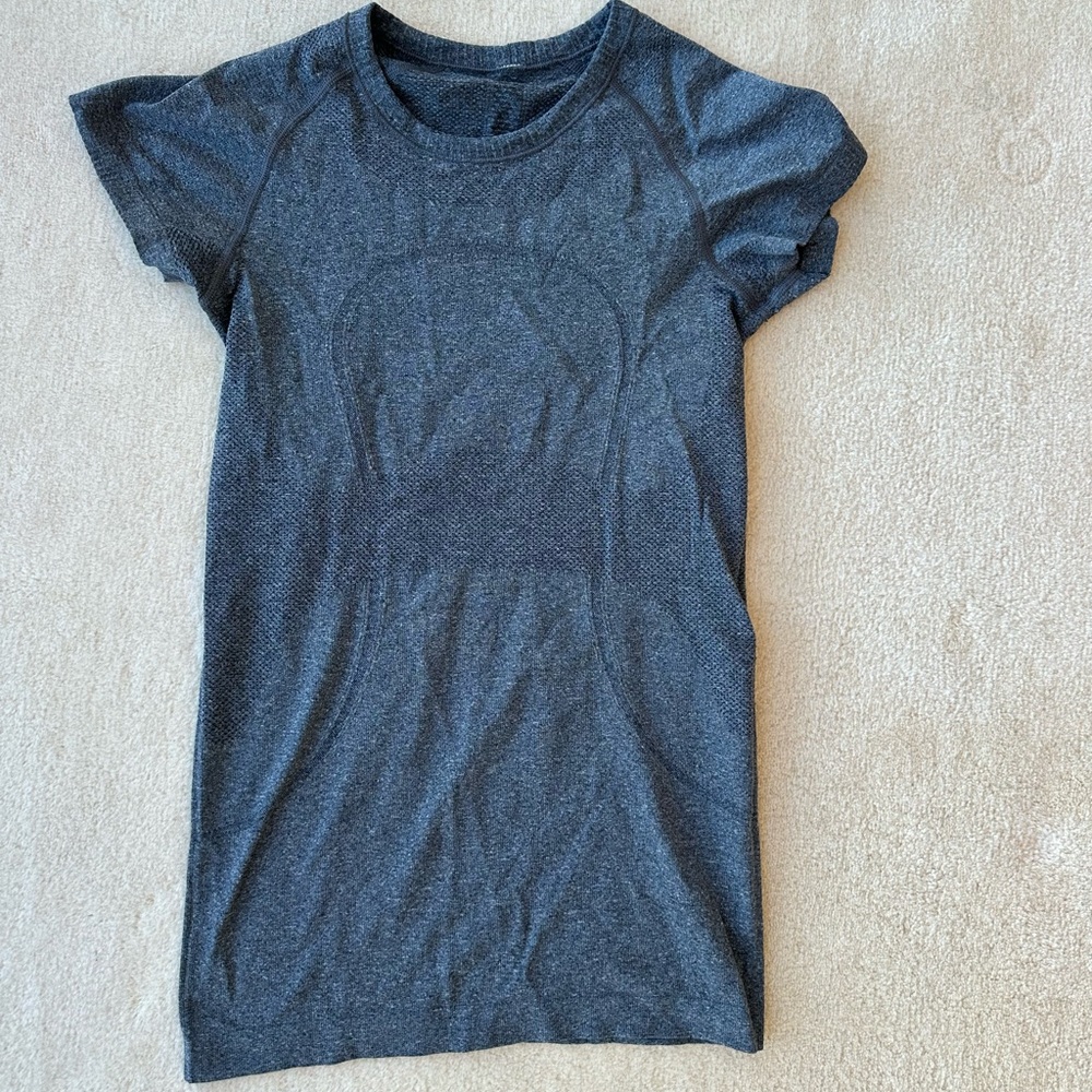 lululemon athletica Gray Short Sleeve Tee